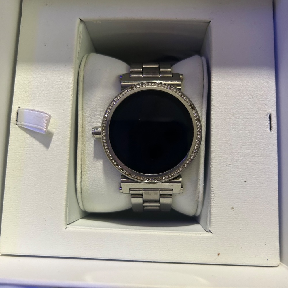 Michael Kors Accessory - Picture 2 of 3
